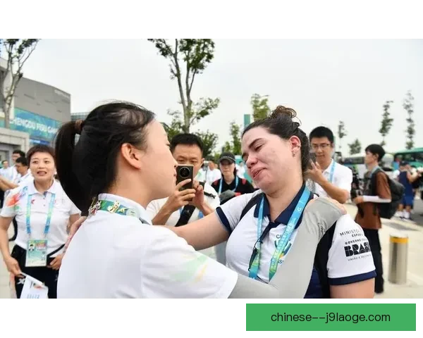 2026世界杯官方志愿者服装发布 融合三方文化元素展现全球多样性